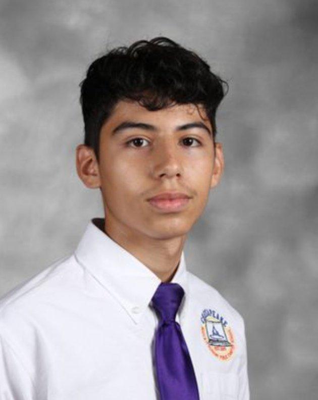 Luis, a 10th grade student aspiring to become an aeronautical engineer